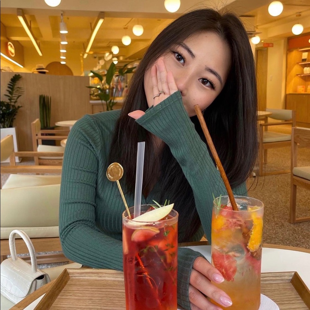 Meet your Posher, April